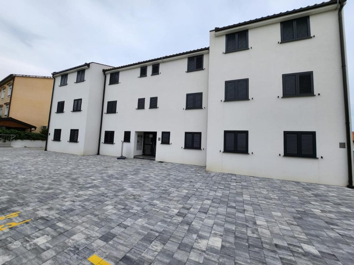 Apartmani M&L I M&J Malinska Exterior foto