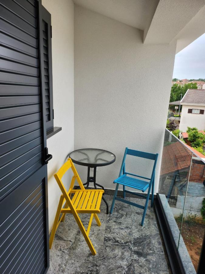 Apartmani M&L I M&J Malinska Exterior foto