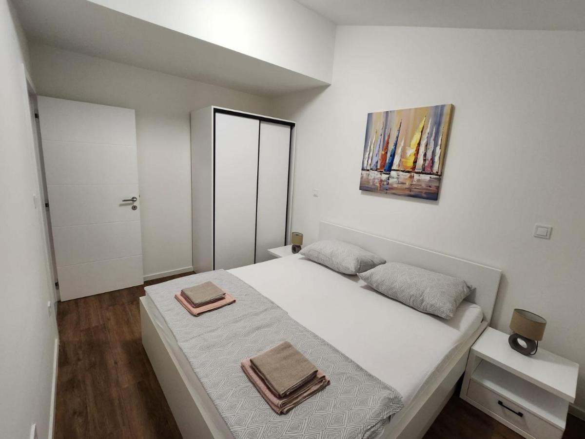Apartmani M&L I M&J Malinska Exterior foto